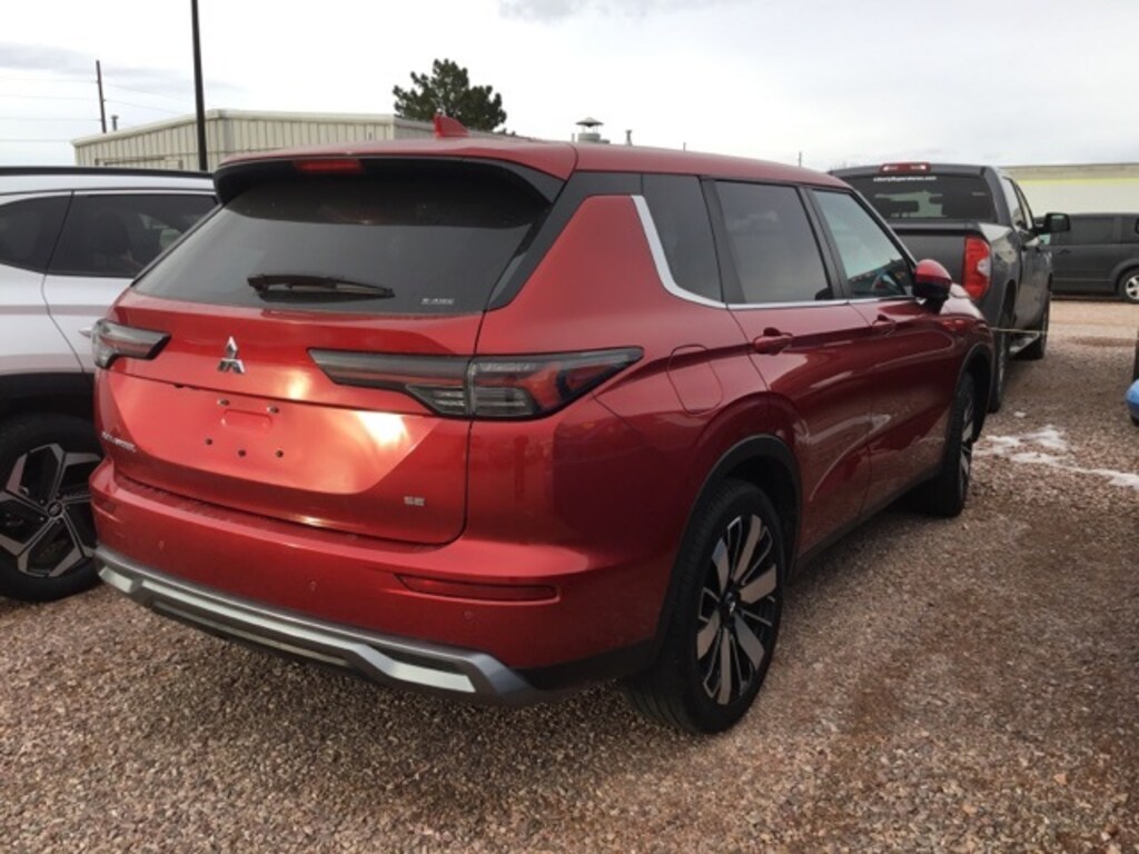 Used 2025 Mitsubishi Outlander SE SUV