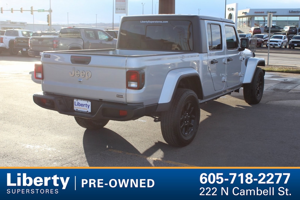 Used 2023 Jeep Gladiator Overland Truck Crew Cab