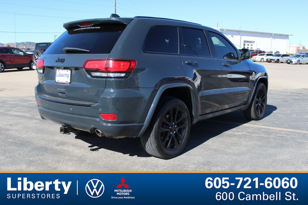 Used 2018 Jeep Grand Cherokee Laredo 4x4 SUV