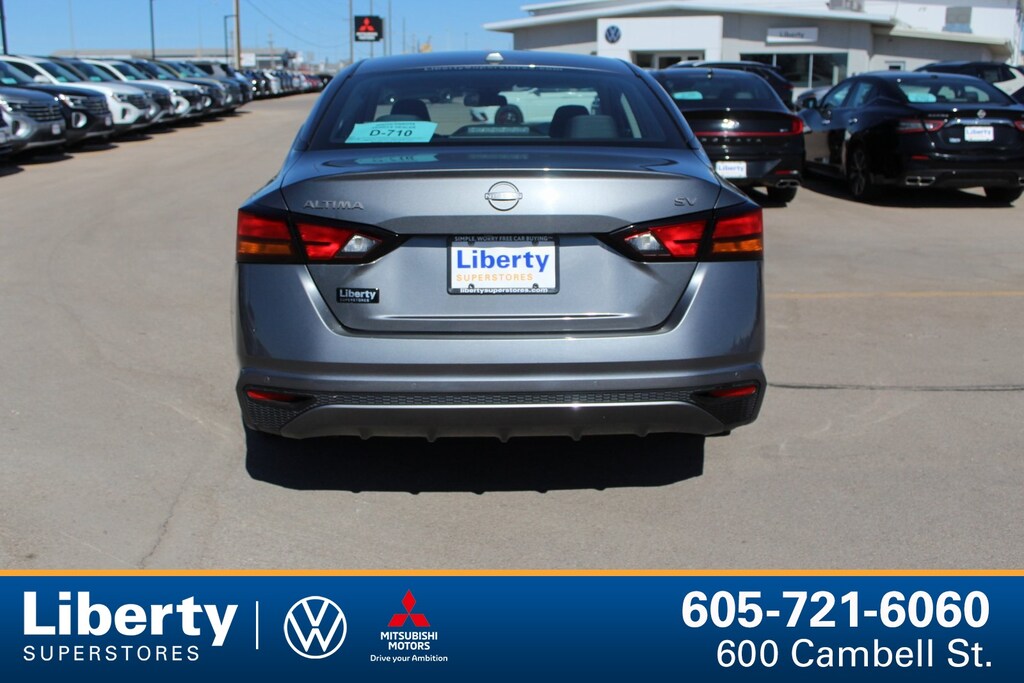 Used 2024 Nissan Altima 2.5 SV Sedan