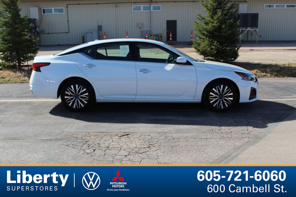 Used 2023 Nissan Altima 2.5 SV Sedan