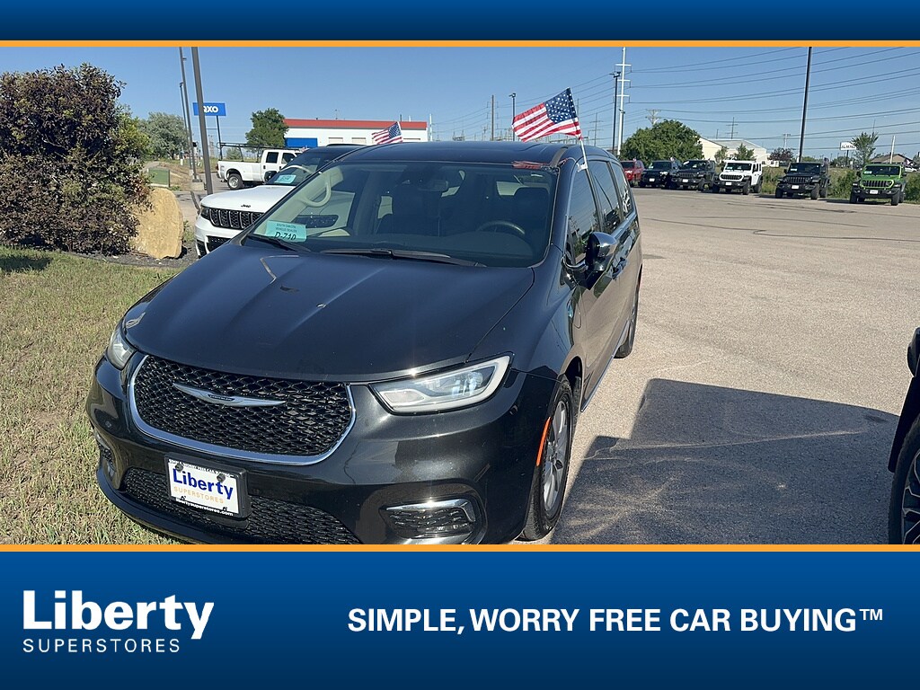 Used 2023 Chrysler Pacifica Limited