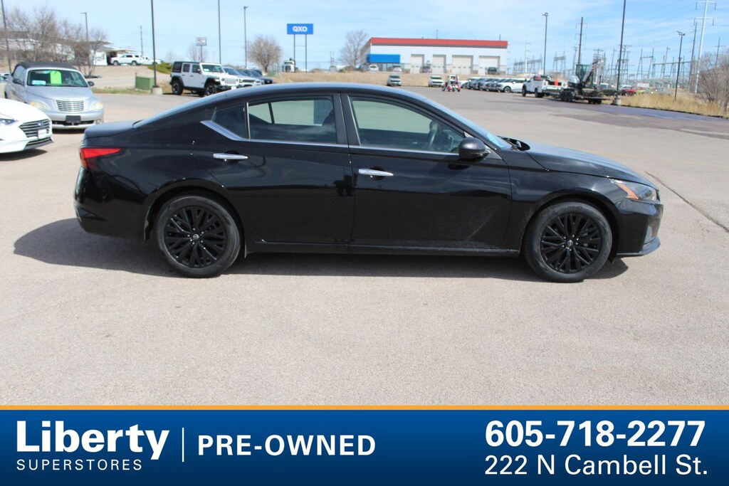 Used 2024 Nissan Altima 2.5 SV Sedan
