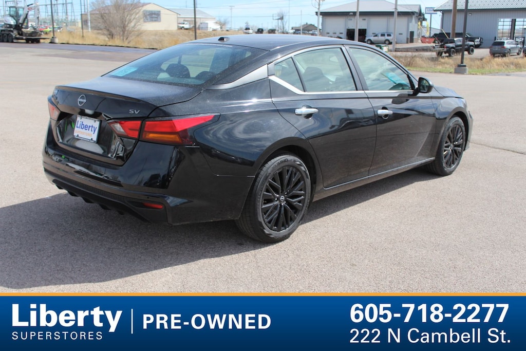 Used 2024 Nissan Altima 2.5 SV Sedan