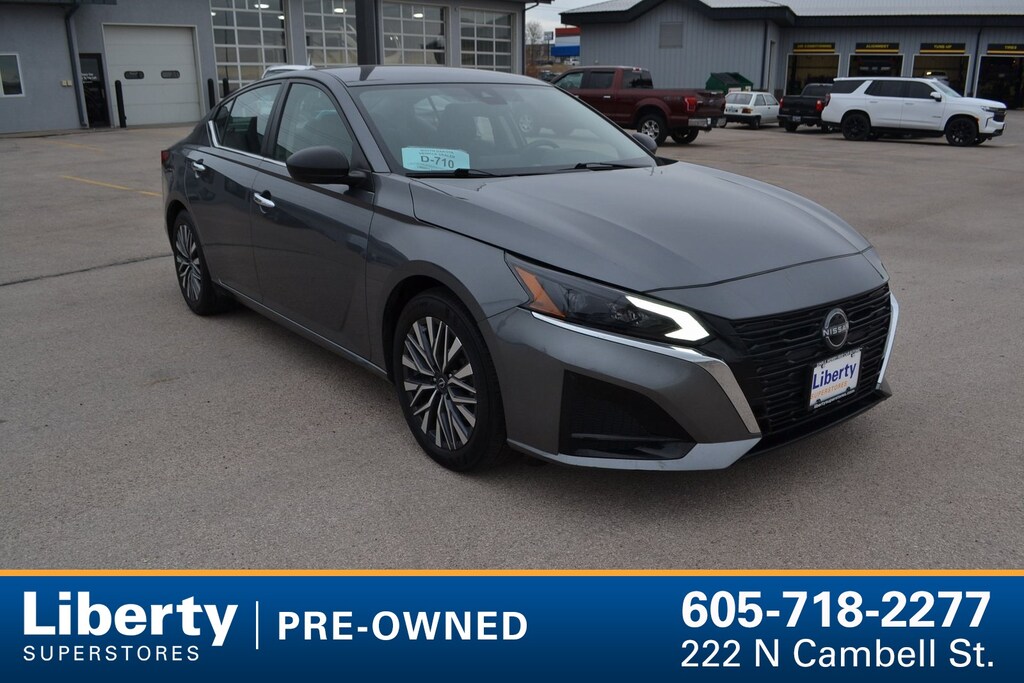 Used 2024 Nissan Altima 2.5 SV Sedan