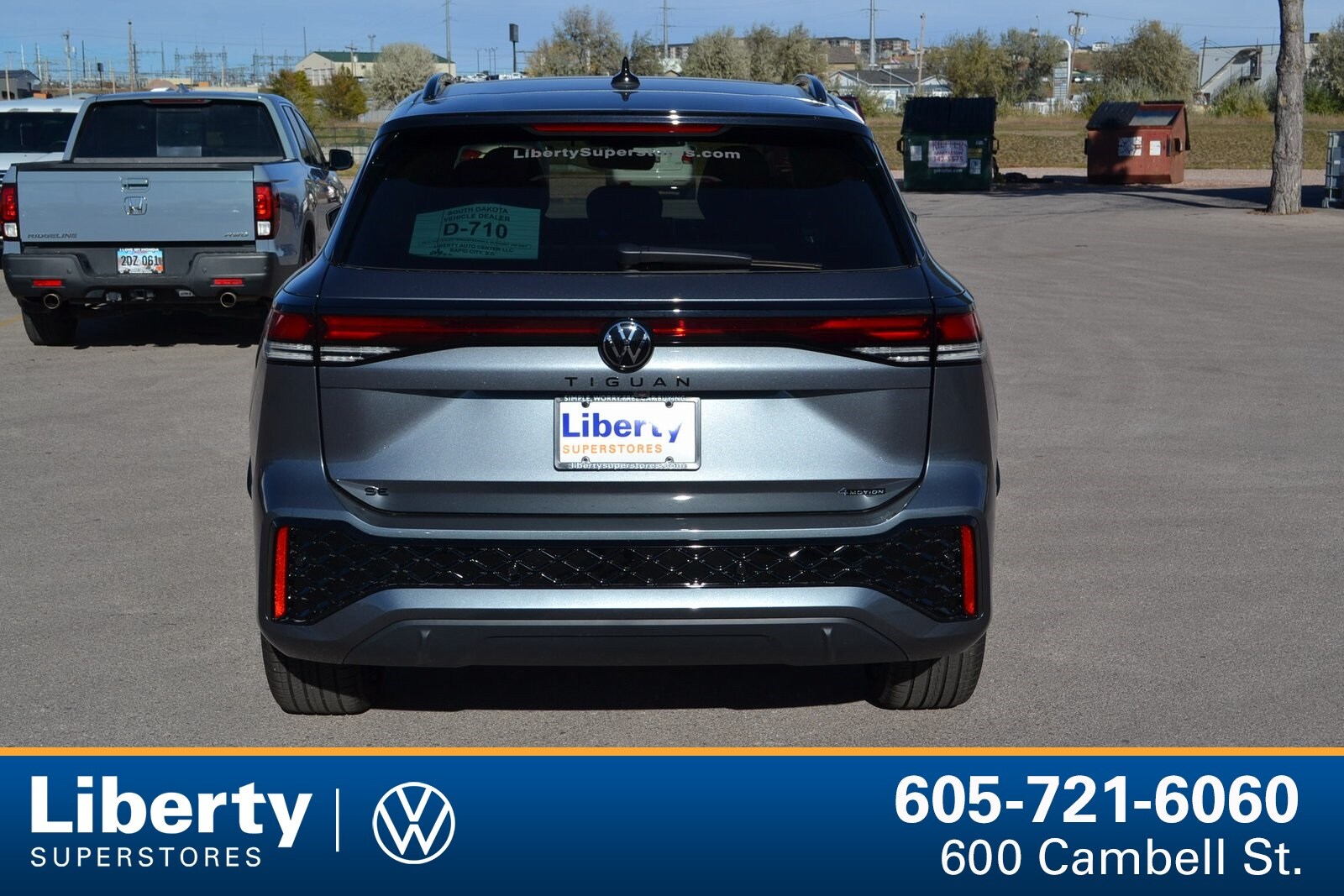 2026 Volkswagen Tiguan SE R-Line Black photo 4