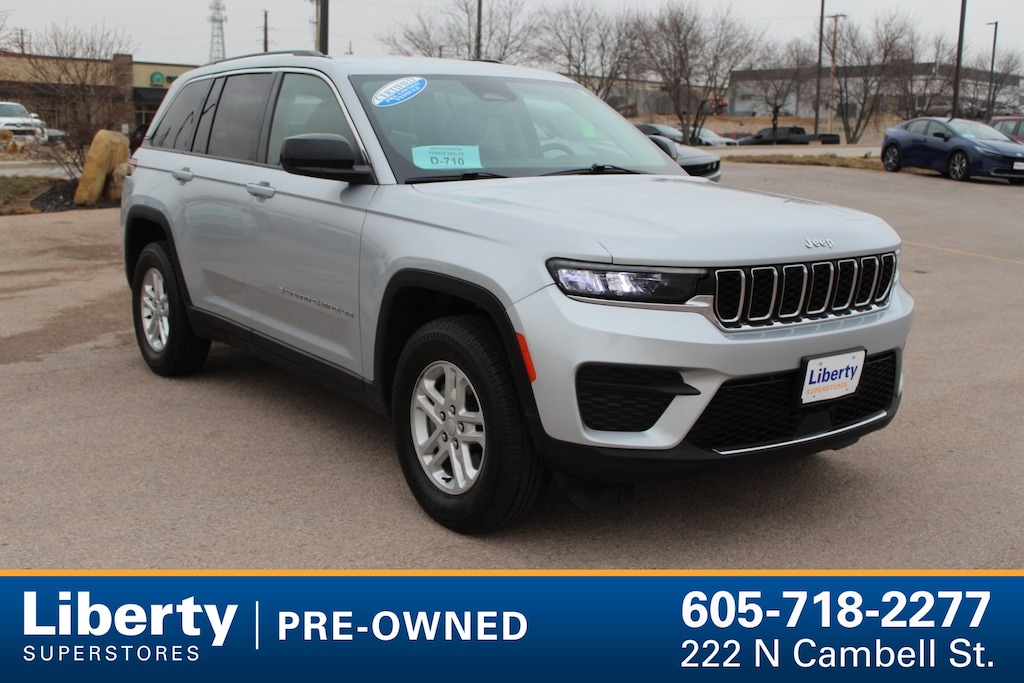 Used 2023 Jeep Grand Cherokee Laredo SUV