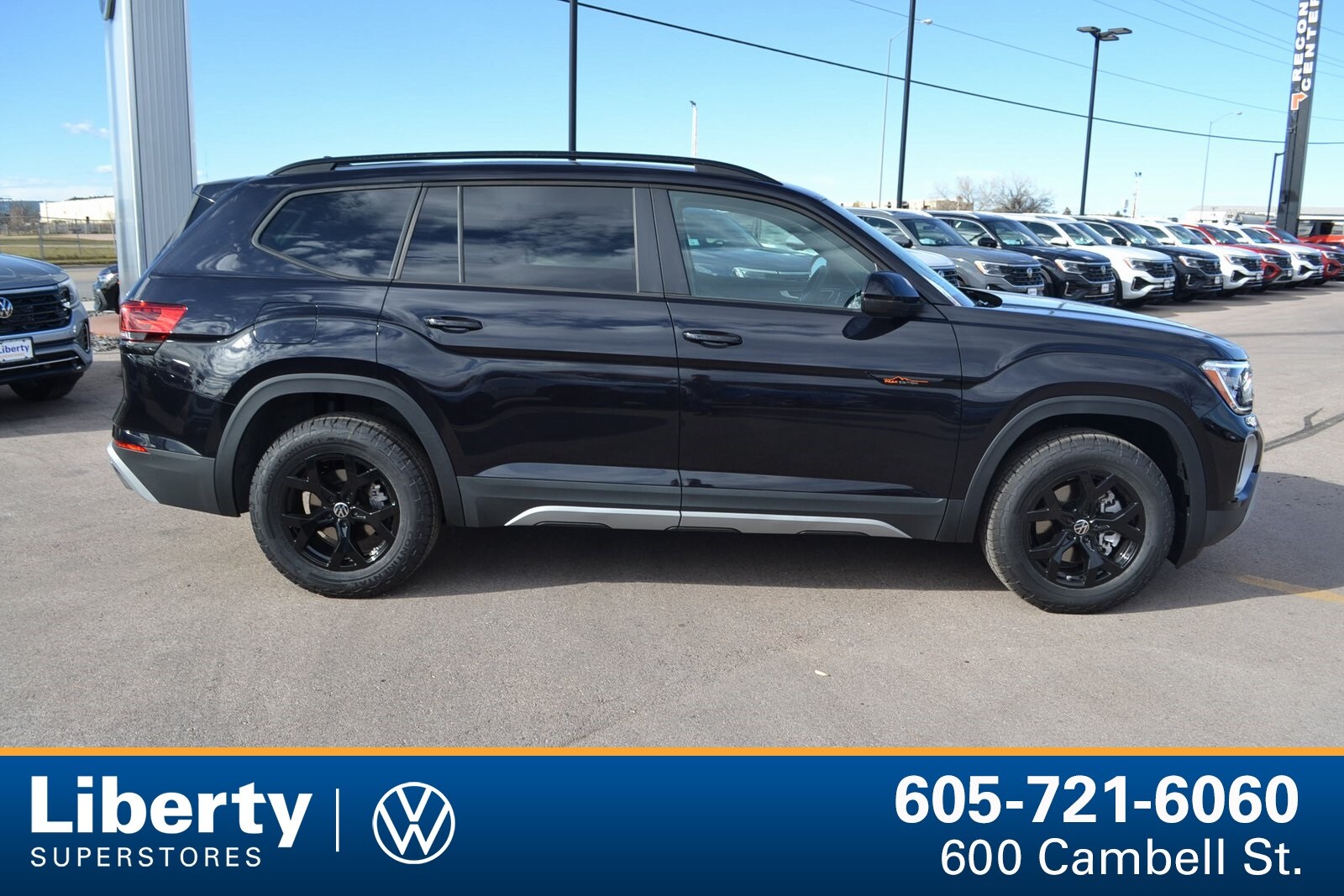 2026 Volkswagen Atlas Peak Edition SE photo 2