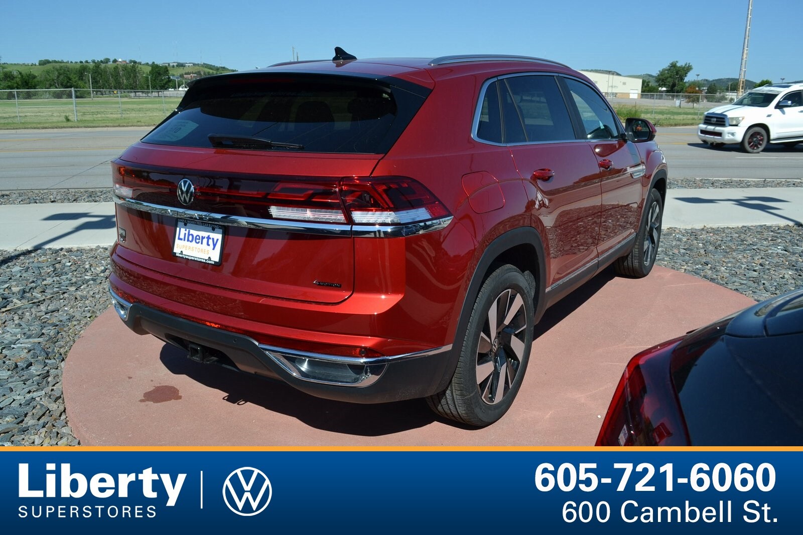 2024 Volkswagen Atlas Cross Sport SEL photo 3