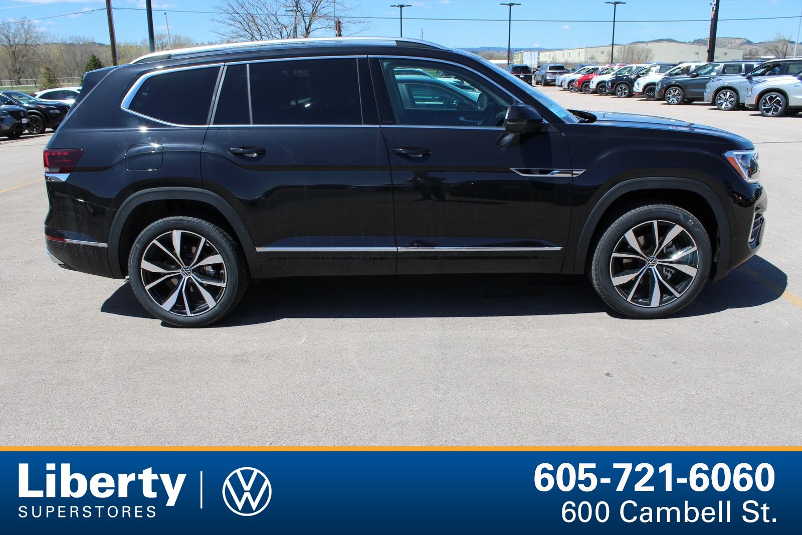 2025 Volkswagen Atlas SEL Premium R-Line photo 2
