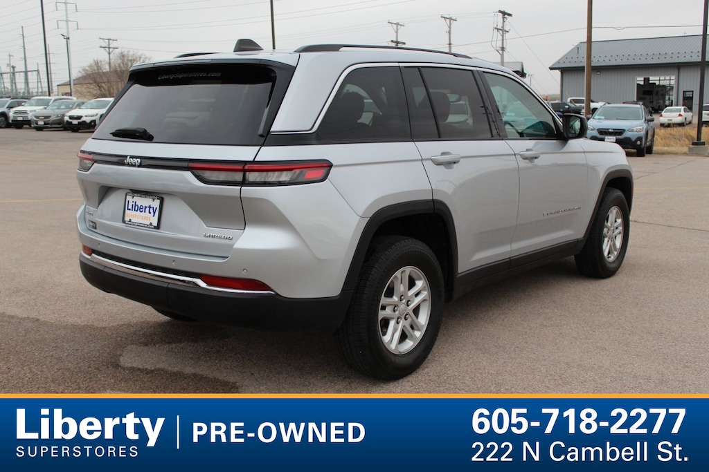 Used 2023 Jeep Grand Cherokee Laredo SUV