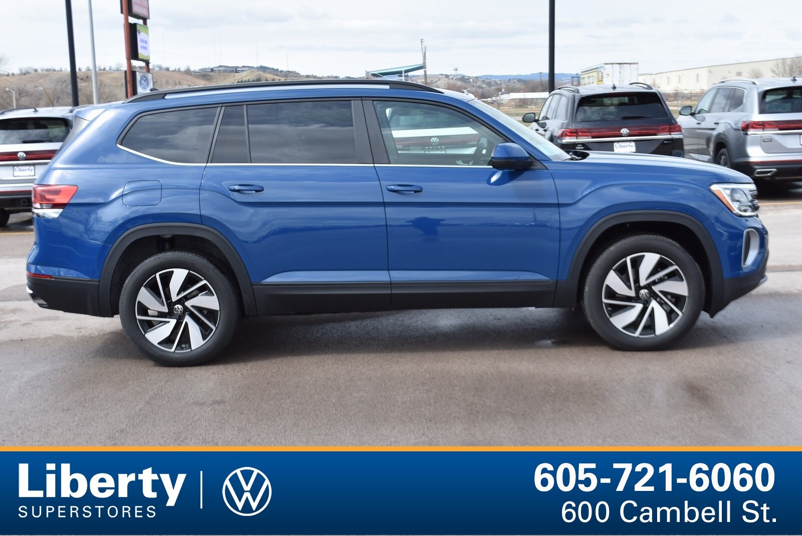 2025 Volkswagen Atlas SE Technology photo 2