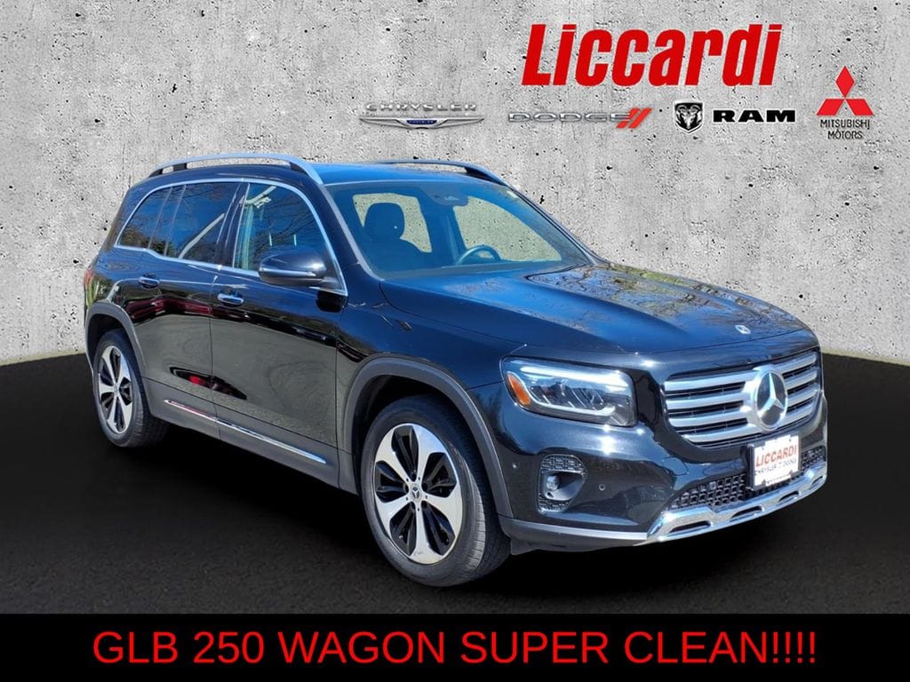 2025 Mercedes-Benz GLB GLB 250 4MATIC's photo