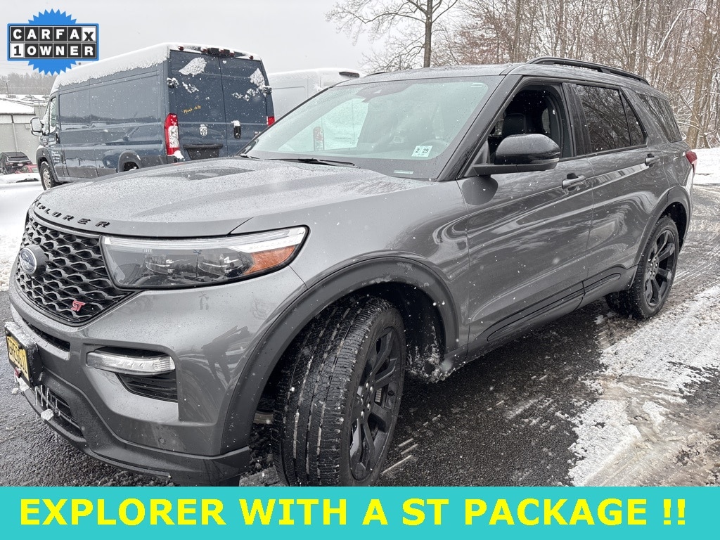 2023 Ford Explorer ST's photo