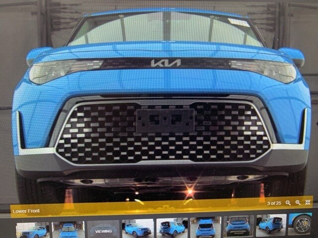 2024 Kia Soul EX photo 2