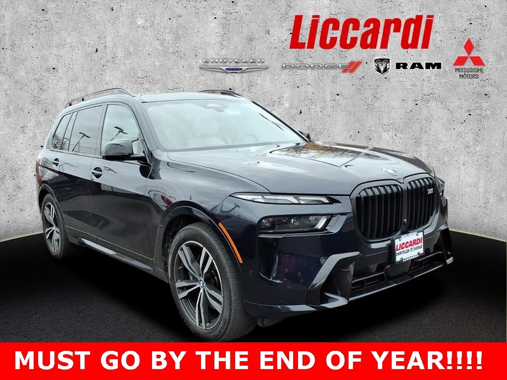 2023 BMW X7 M60i's photo