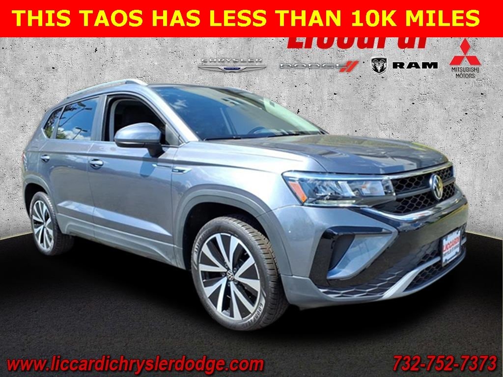 2024 Volkswagen Taos SE's photo