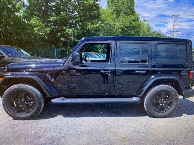 2022 Jeep Wrangler Unlimited Sahara Altitude photo 3
