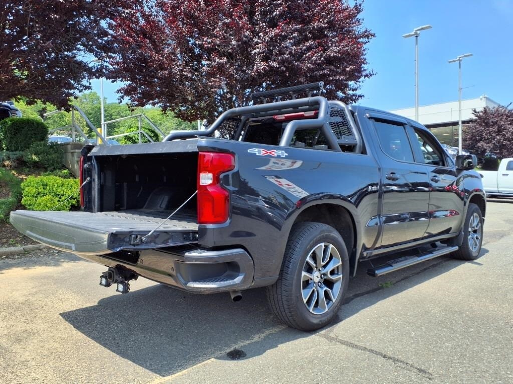 2024 Chevrolet Silverado 1500 RST photo 2