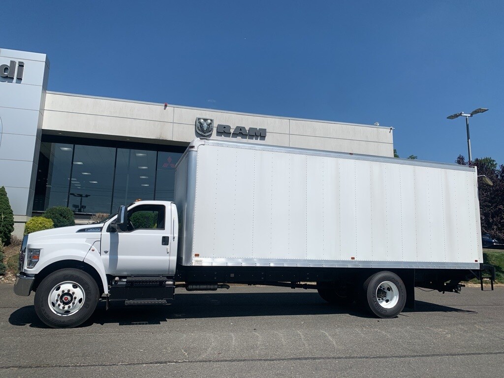 2024 Ford F-650 photo 2