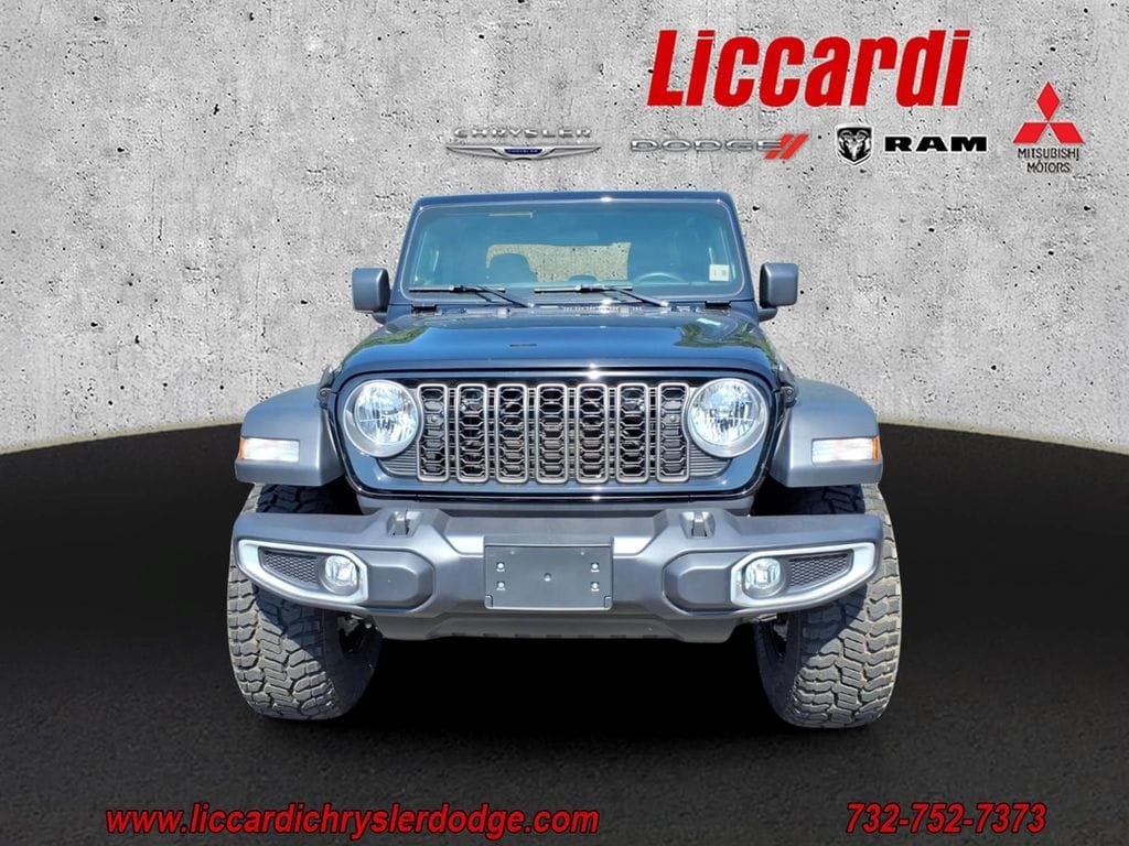 Used 2025 Jeep Gladiator Sport Truck