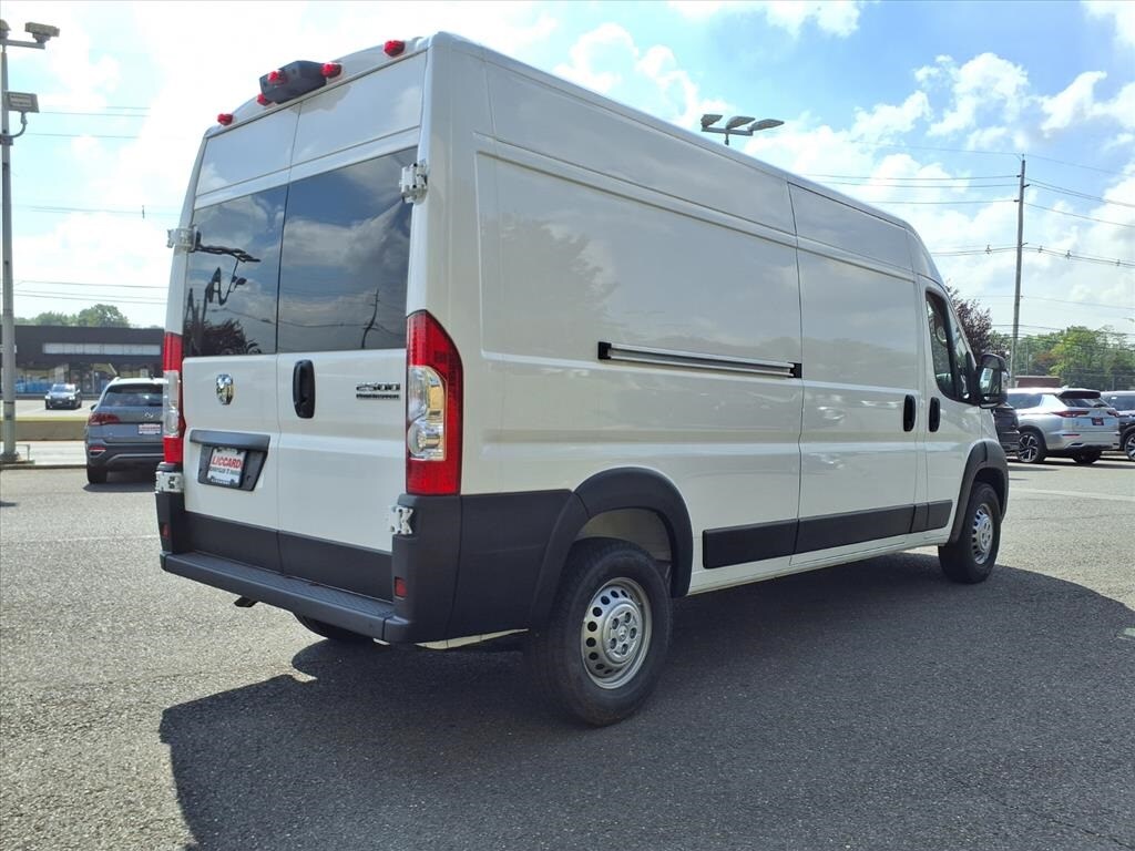2025 Ram ProMaster 2500 Cargo Van photo 2