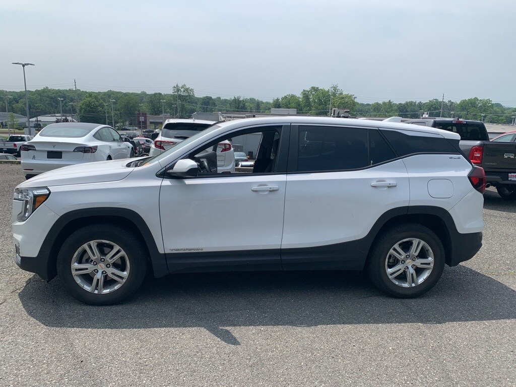 2022 Gmc Terrain SLE photo 2