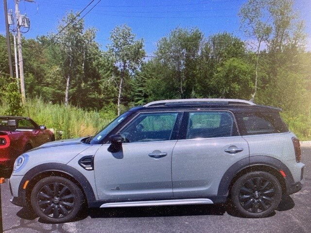 2021 Mini Countryman Oxford Edition photo 2
