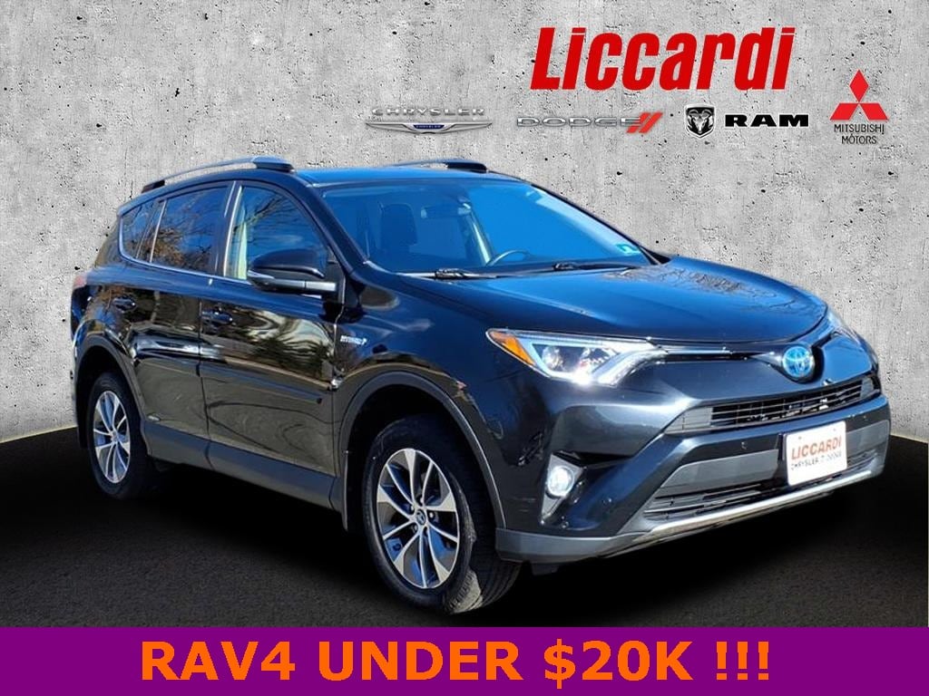 2018 Toyota RAV4 XLE's photo