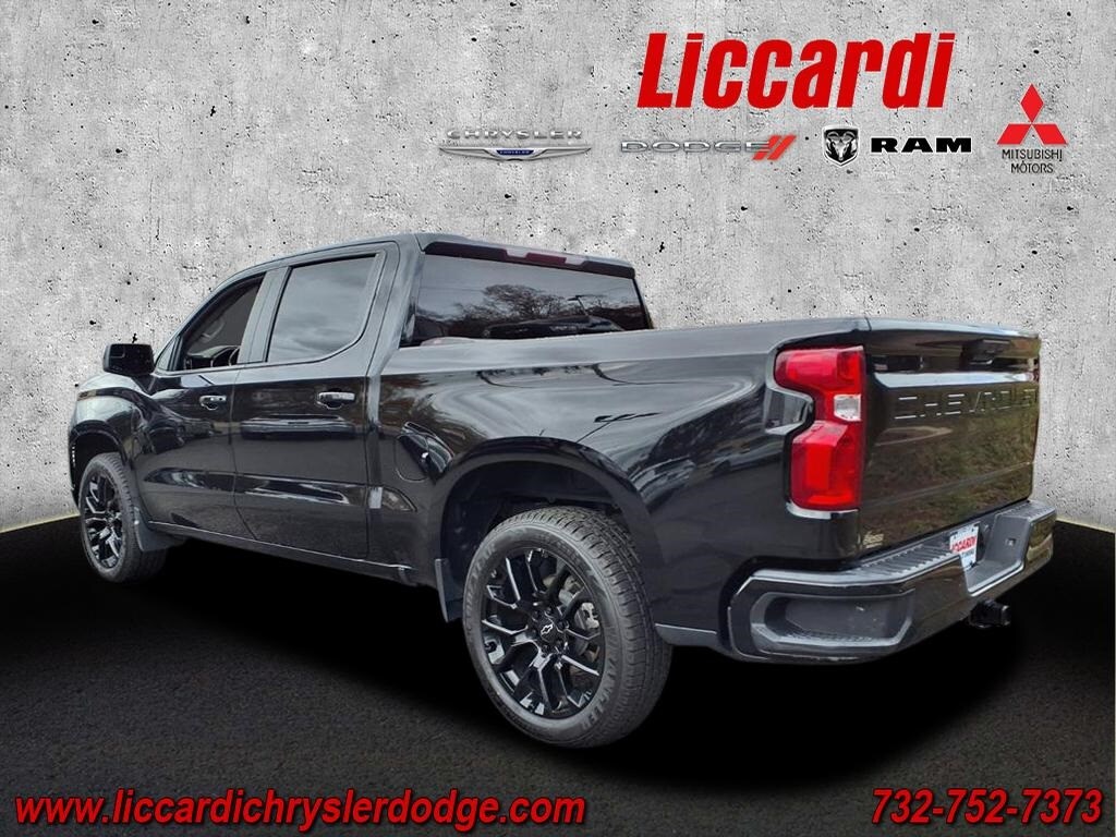 2023 Chevrolet Silverado 1500 RST photo 3