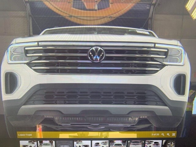 2024 Volkswagen Atlas SE photo 3