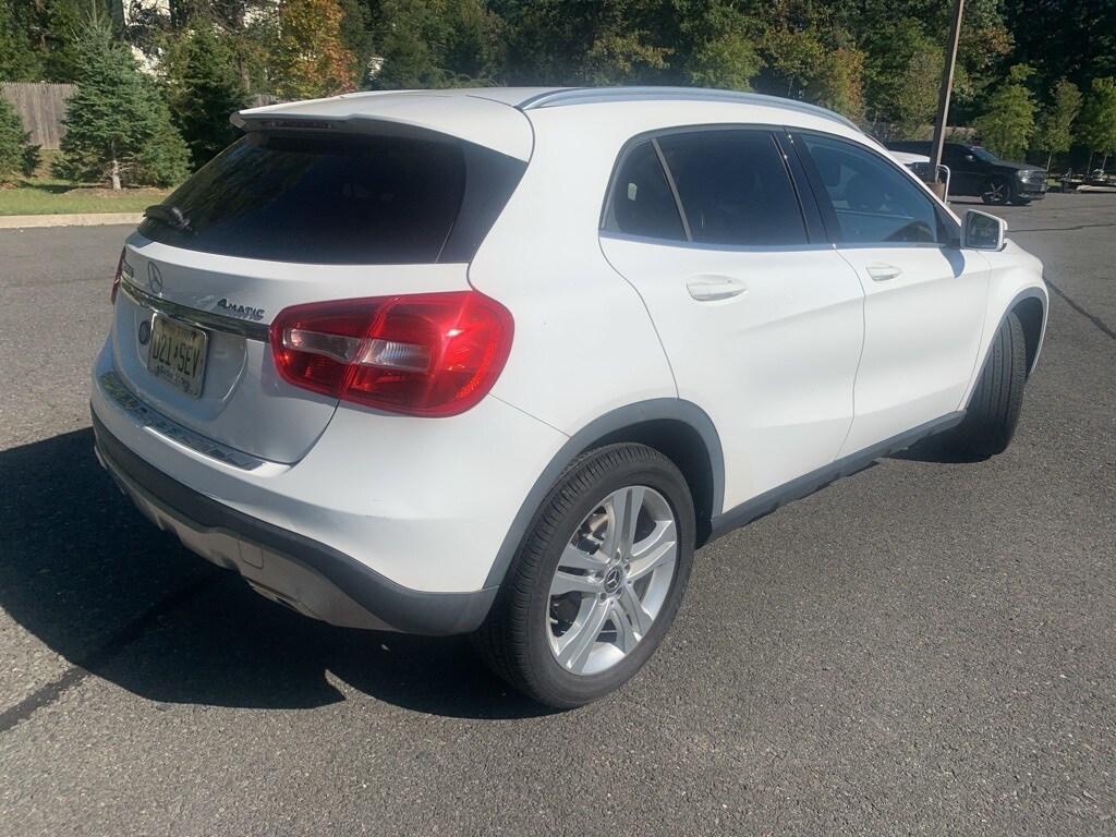 2020 Mercedes Benz GLA 250 photo 2