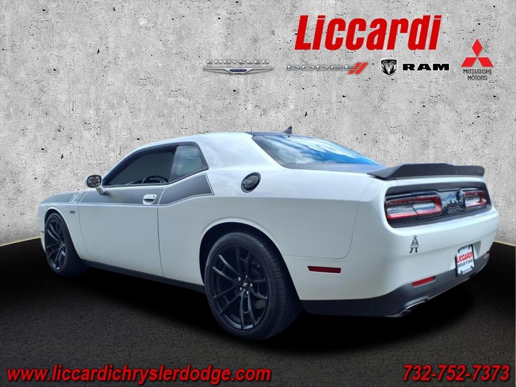 2023 Dodge Challenger R/T Scat Pack photo 3