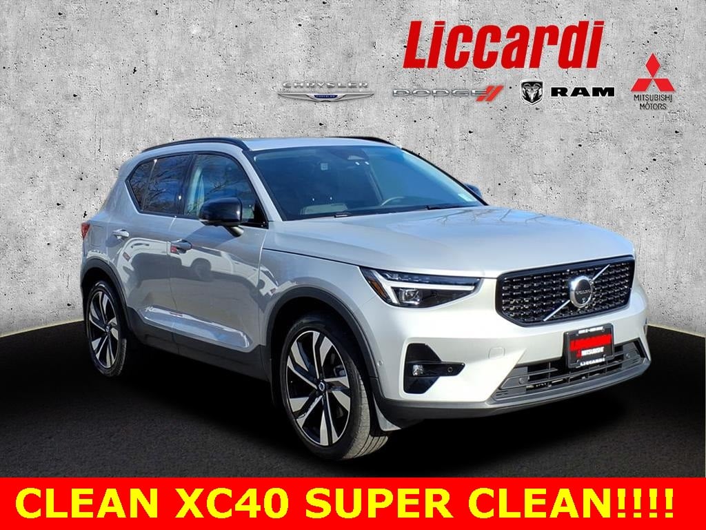 2024 Volvo XC40 Ultimate's photo
