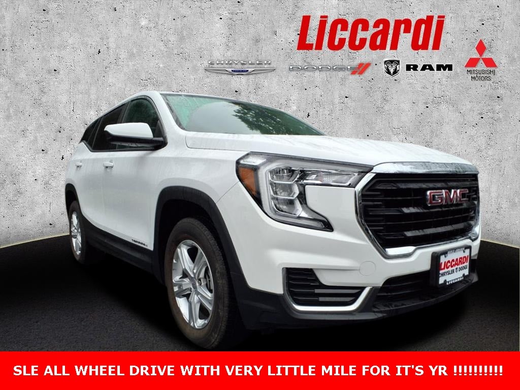 2022 GMC Terrain SLE's photo