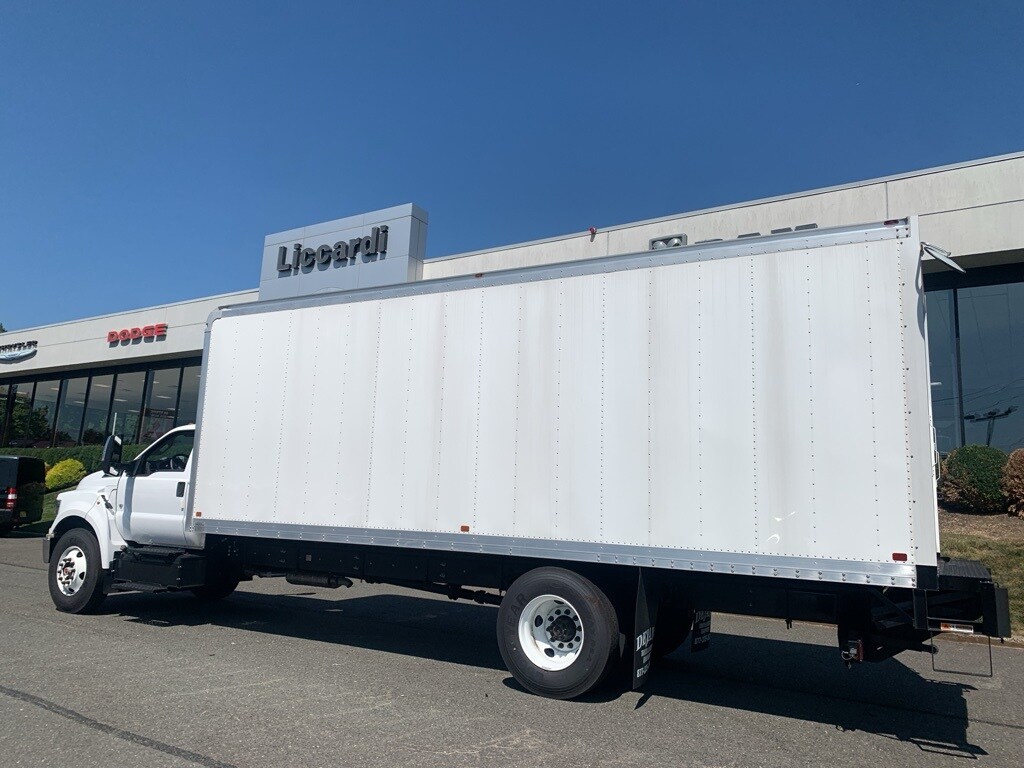 2024 Ford F-650 photo 3
