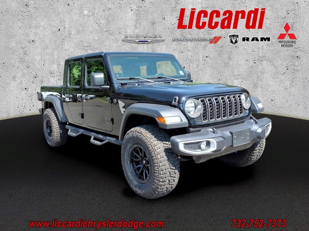 Used 2025 Jeep Gladiator Sport Truck