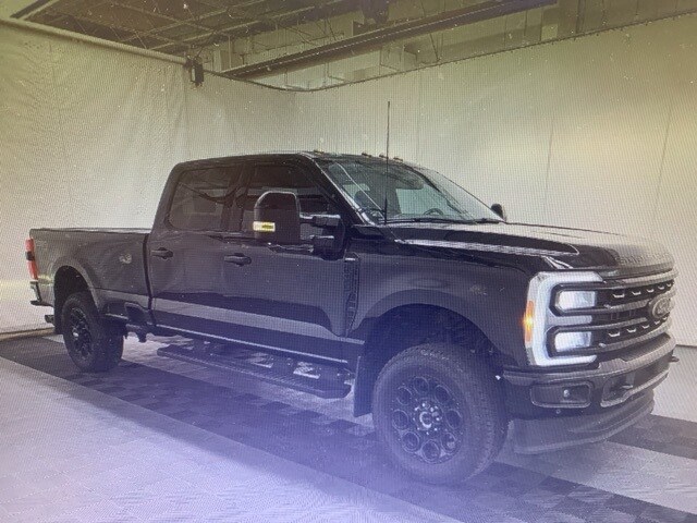 2023 Ford F-250 Lariat photo 3