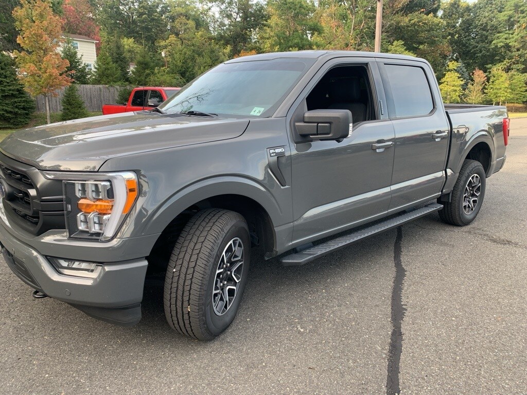 2021 Ford F-150 XLT photo 2
