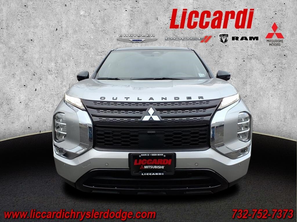 2023 Mitsubishi Outlander SEL Black Edition photo 2