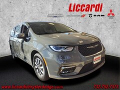 2023 Chrysler Pacifica Hybrid PLUG-IN  LIMITED Passenger Van For Sale in Green Brook