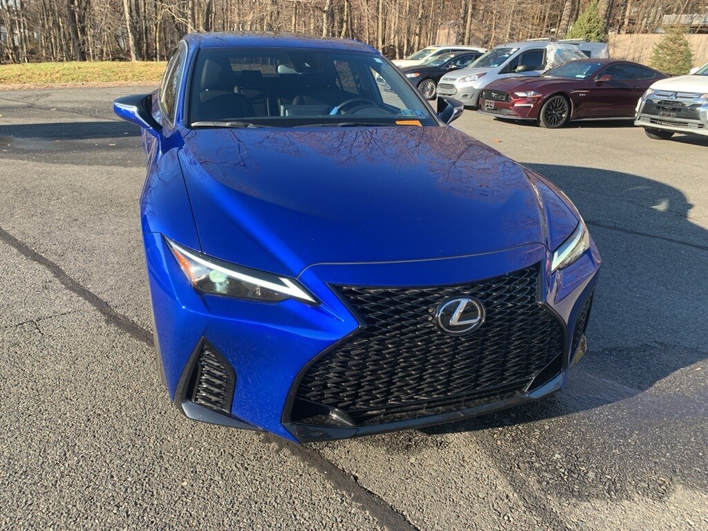 2024 Lexus IS 350 F SPORT photo 3