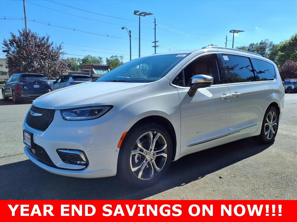 New 2026 Chrysler Pacifica PINNACLE Passenger Van