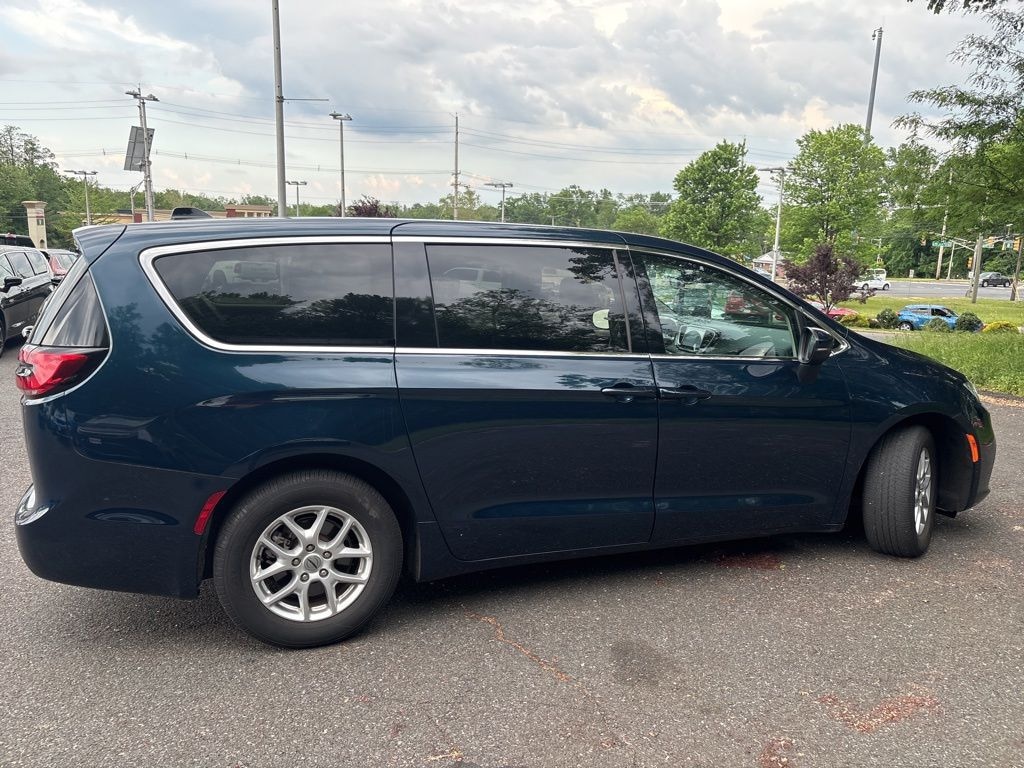 Used 2023 Chrysler Pacifica Touring L Minivan/Van