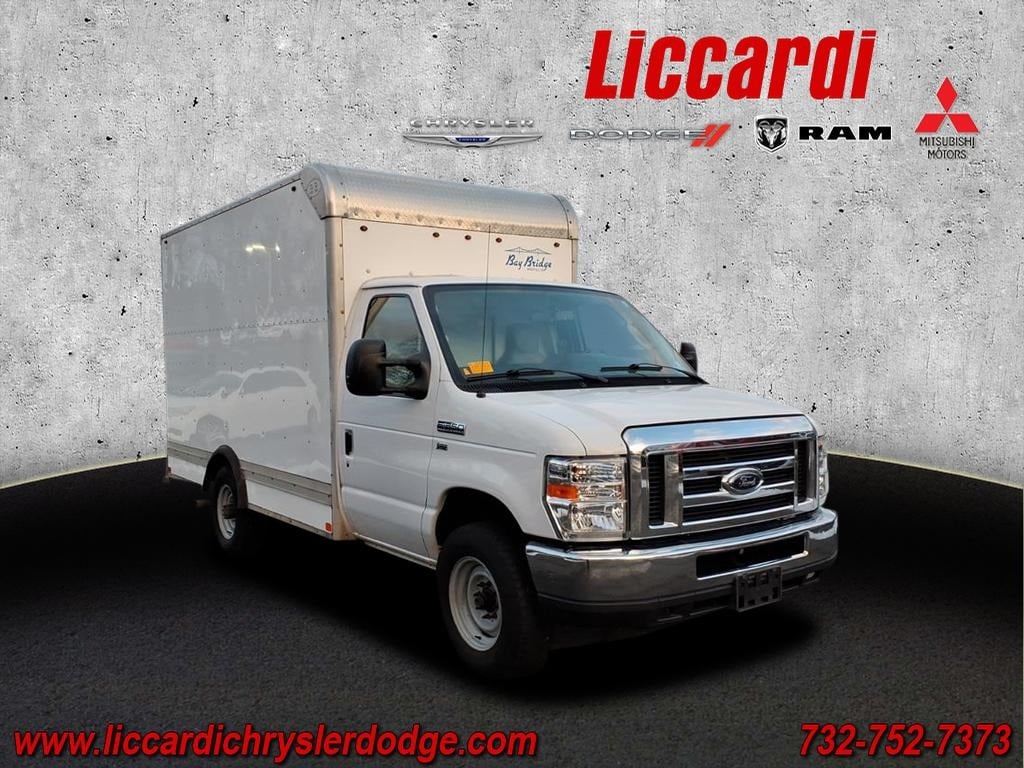 2018 Ford E-Series Cutaway Base