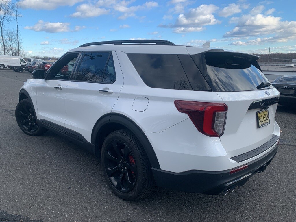 2023 Ford Explorer ST photo 3