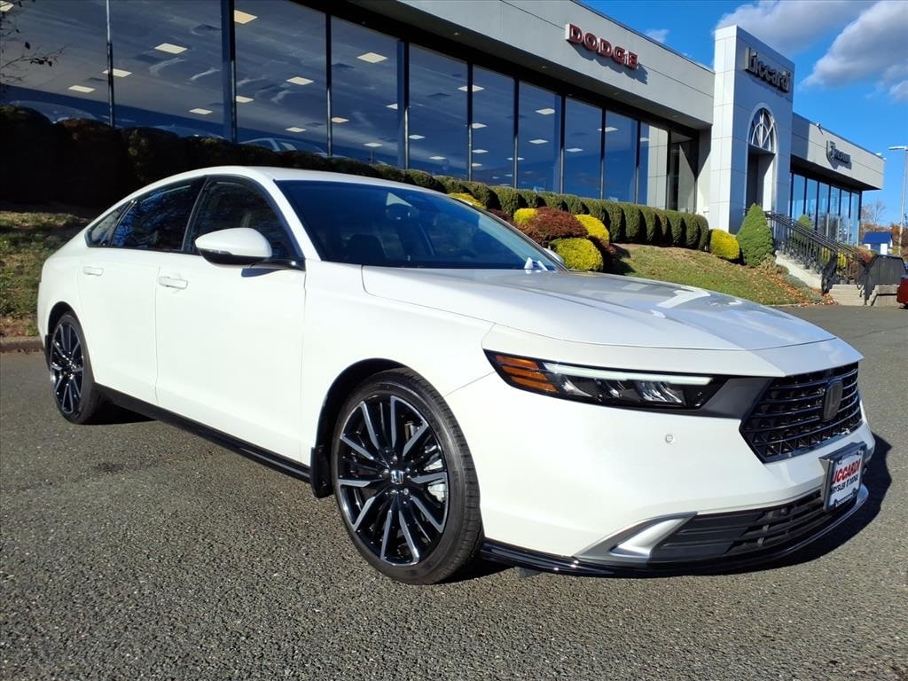 2023 Honda Accord Hybrid Touring's photo