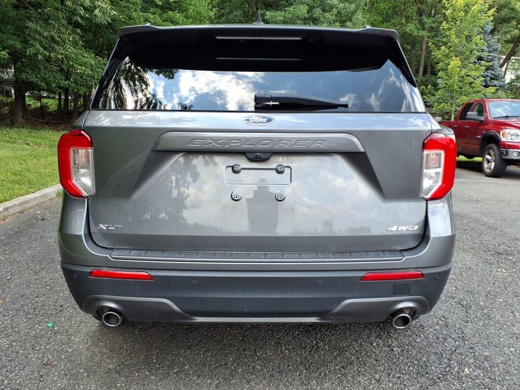 2022 Ford Explorer XLT photo 3