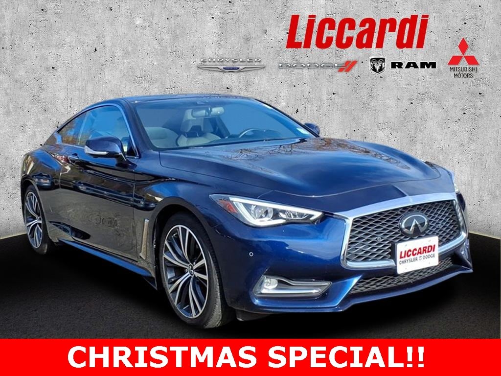 2022 INFINITI Q60 Coupe LUXE's photo