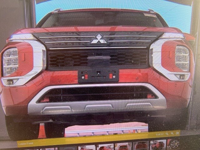 2023 Mitsubishi Outlander PHEV 40th Anniversary Edition photo 3